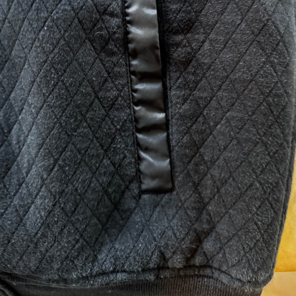 Mossimo Supply Co. Vest. Excellent condition. Size Medium. - Picture 4 of 5